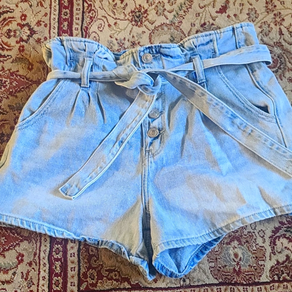 American eagle high waisted shorts size 6